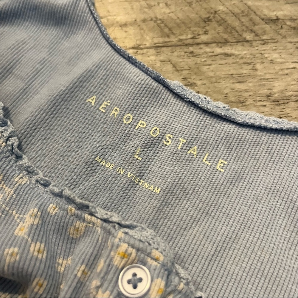 Aeropostal Blue floral tank top size large - Picture 3 of 4
